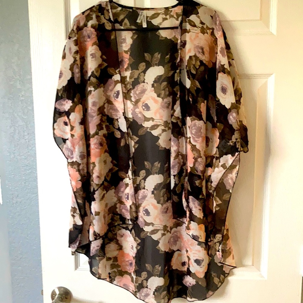Beautiful Floral Kimono 🌺